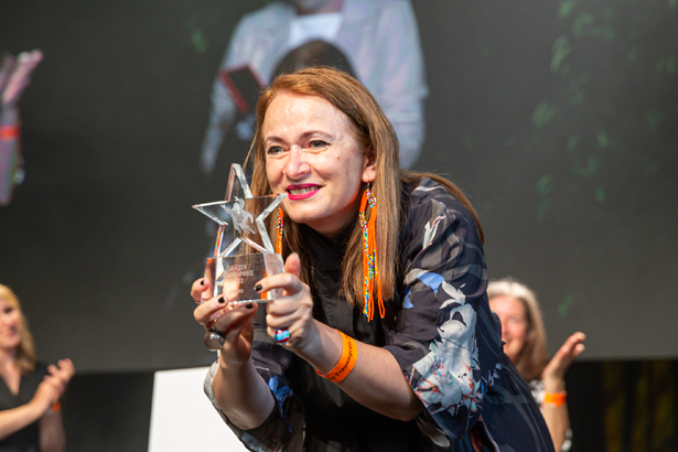 Strahlende Preisträgerin Vesna Petković.