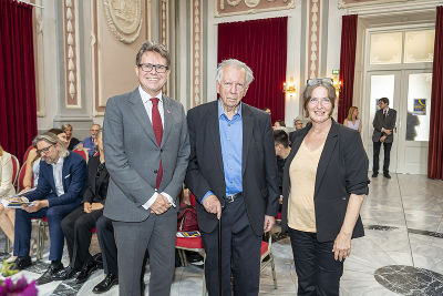 Bundesminister Martin Polaschek, Jubilar Gunter Wesener und Bürgermeisterin Elke Kahr © Stadt Graz/Fischer Bundesminister Martin Polaschek, Jubilar Gunter Wesener und Bürgermeisterin Elke Kahr