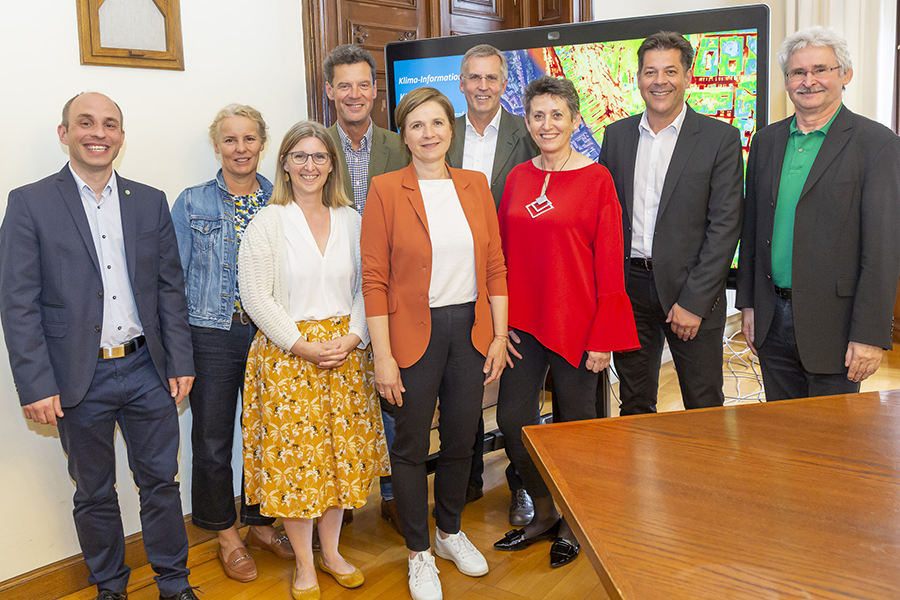 Vereint für ein gutes Klima: Harald Rieder, Andrea Gössinger-Wieser, Manuela Weissenbeck, Alexander Podesser, Vizebürgermeisterin Judith Schwentner, Winfried Ganster, Elke Achleitner, Bertram Werle und Werner Prutsch (v. l.)