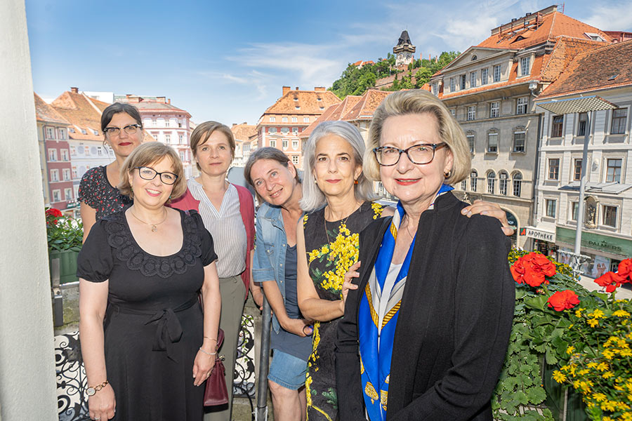 Gedenken an Opfer des Nationalsozialismus: Die Angehörigen wurden im Rathaus von Bürgermeisterin Elke Kahr und Vizebürgermeisterin Judith Schwentner empfangen.
