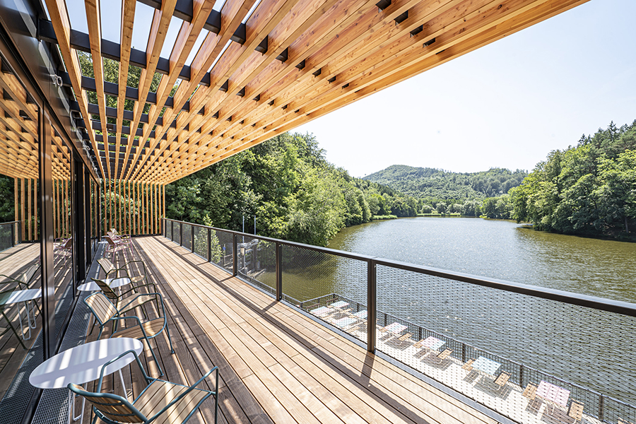 Spannende Architektur, eingebettet in viel Natur