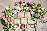 Stolpersteine erinnern an das Schicksal von Menschen, die in der NS-Zeit ermordet, deportiert oder vertrieben wurden.