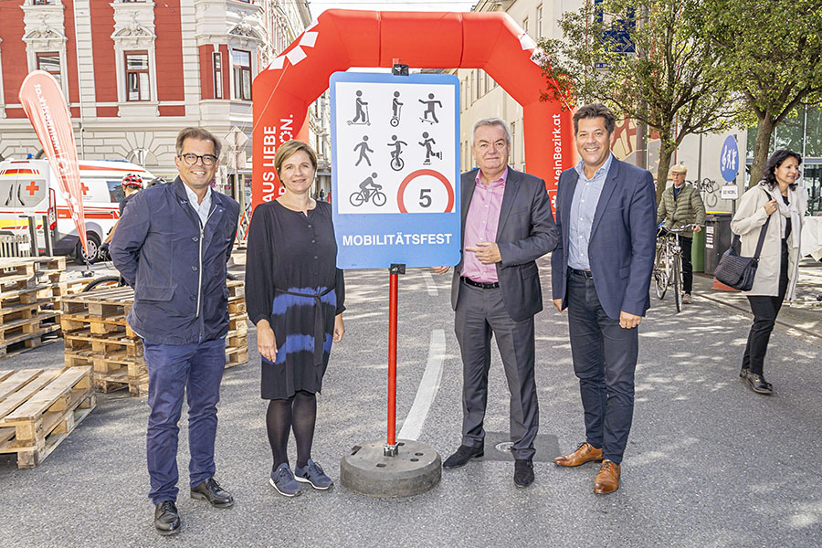 Runde Sache: Mehr Platz für Menschen am „Europaweiten Autofreien Tag". Darüber freuten sich Wolfgang Feigl, Judith Schwentner, Anton Lang und Bertram Werle.