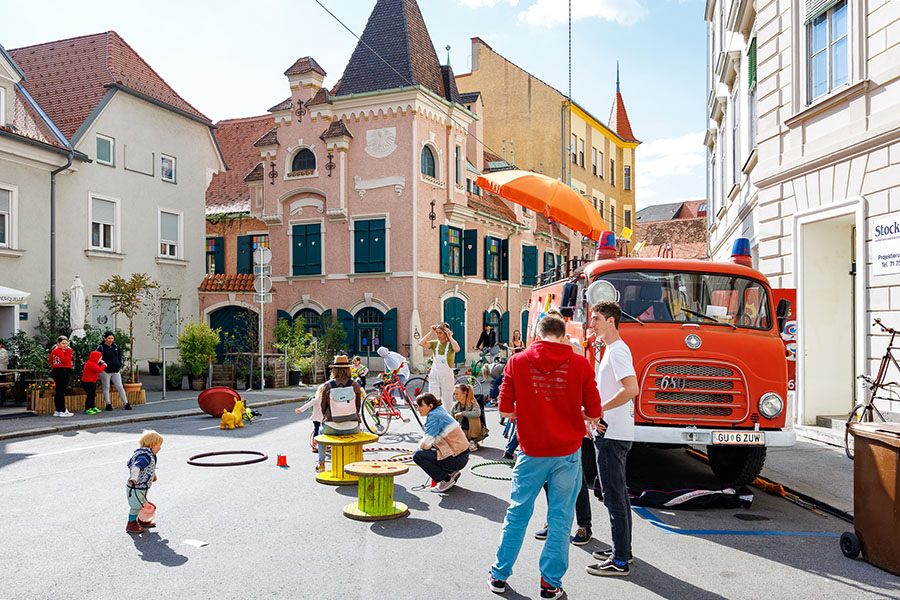 Runde Sache: Mehr Platz für Menschen am „Europaweiten Autofreien Tag" © Stadt Graz/Fischer Runde Sache: Mehr Platz für Menschen am „Europaweiten Autofreien Tag"