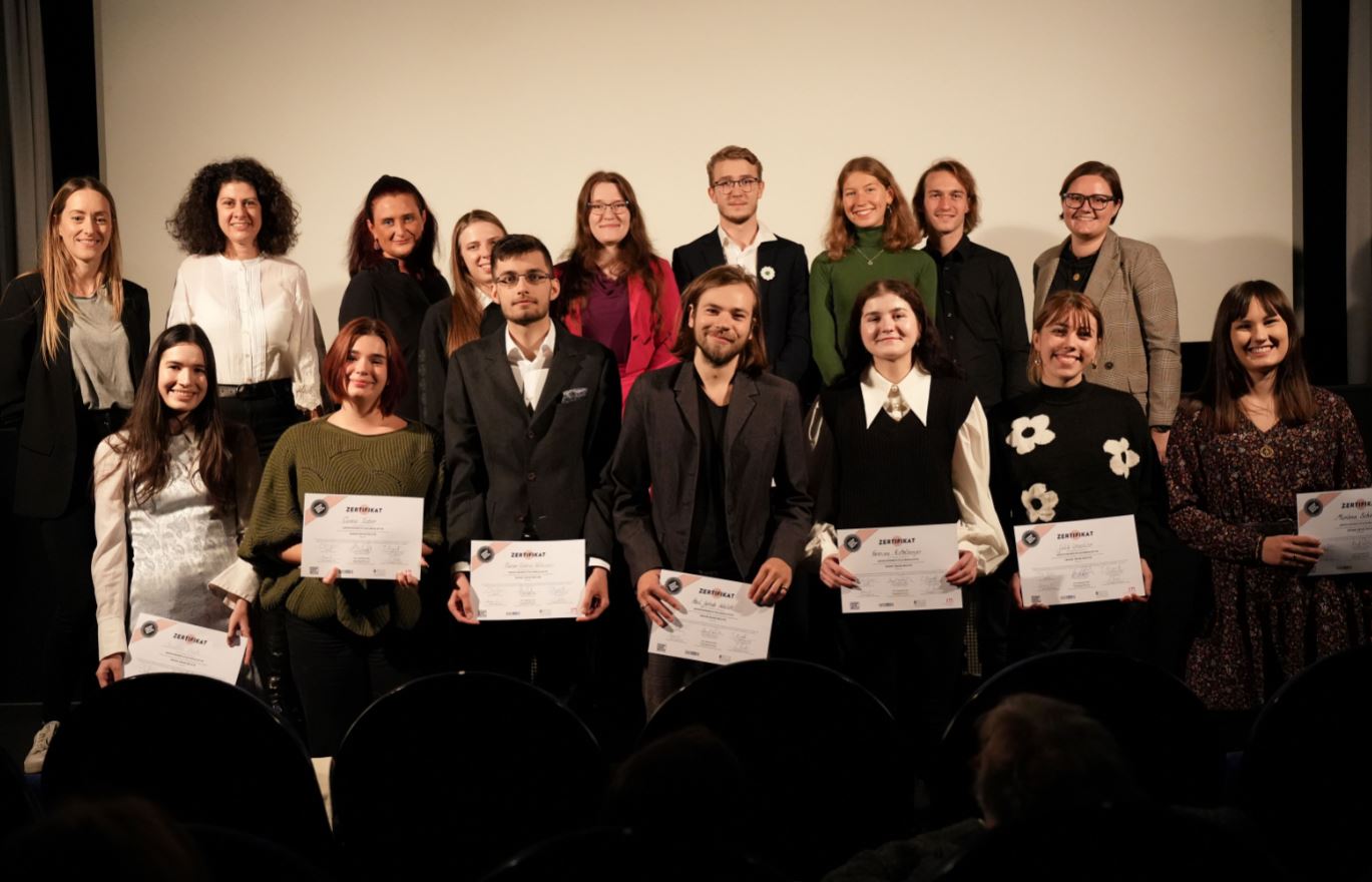 Auf der Bühne: Team von "Kenne deine Rechte"