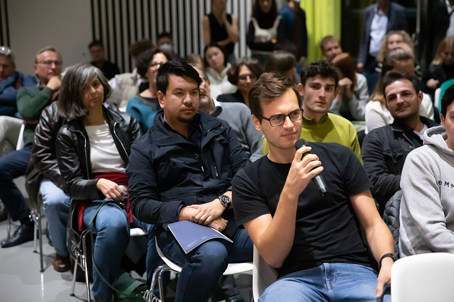 Der dritte StadtDialog beschäftigte sich im Kunsthaus mit dem Großraum Graz, bei dem sich Politiker:innen, Expert:innen und interessiertes und kritisches Publikum austauschten.