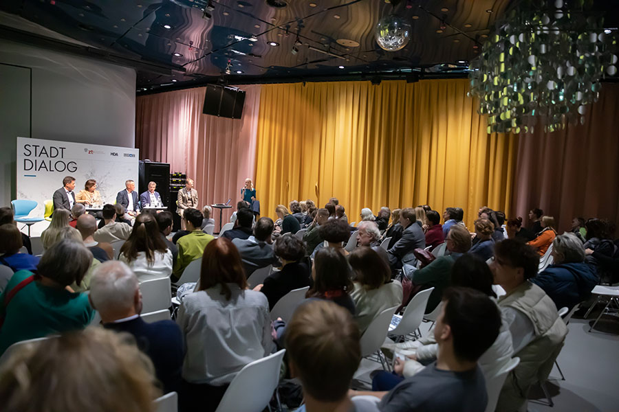 Der dritte StadtDialog beschäftigte sich im Kunsthaus mit dem Großraum Graz, bei dem sich Politiker:innen, Expert:innen und interessiertes und kritisches Publikum austauschten.