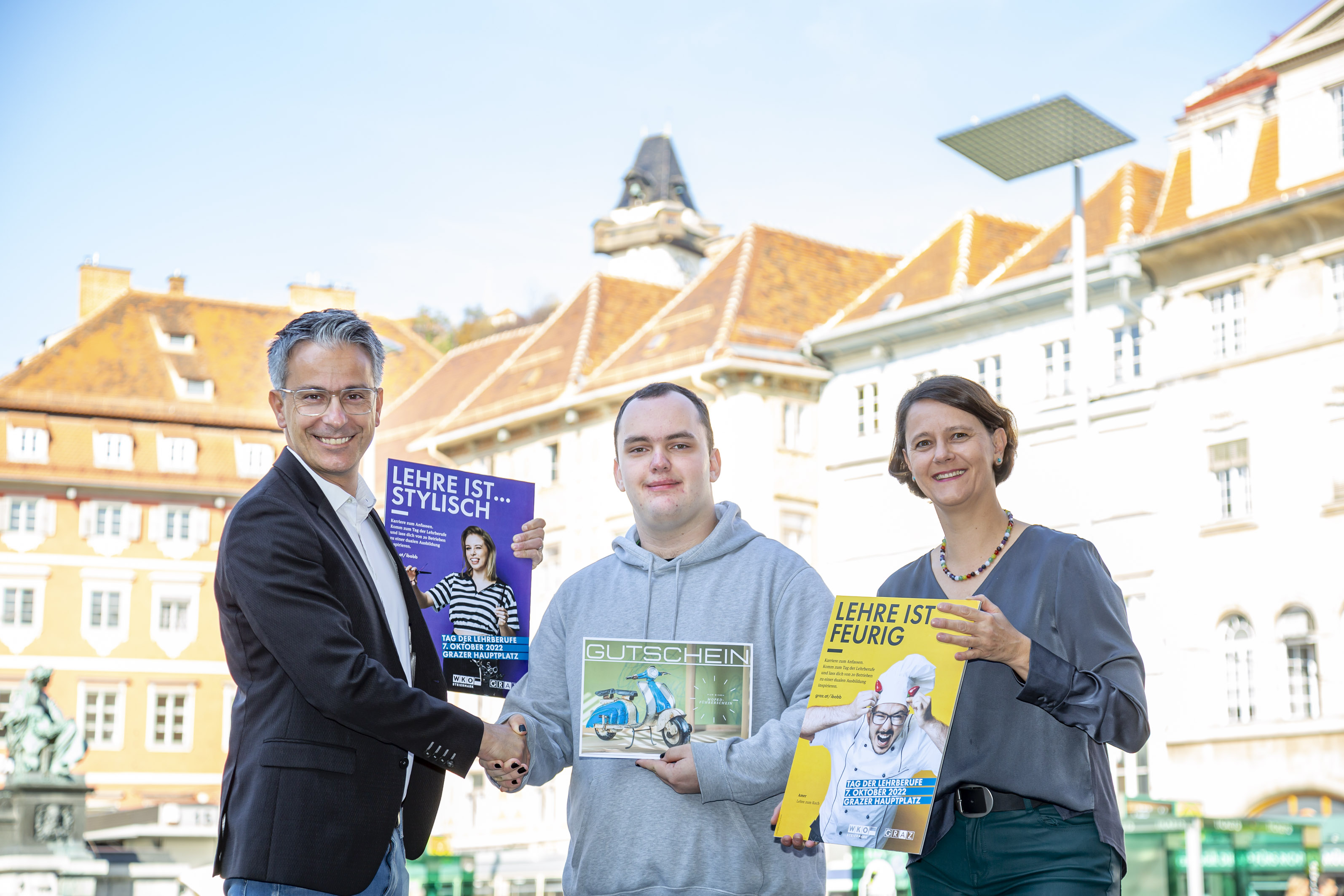 Kurt Hohensinner (Bildungsstadtrat),Pascal Zirngast (Gewinner des Hauptpreises), Natalie Moscher-Tuscher (Obmann-Stv. der Regionalstelle Graz in der WK Steiermark)