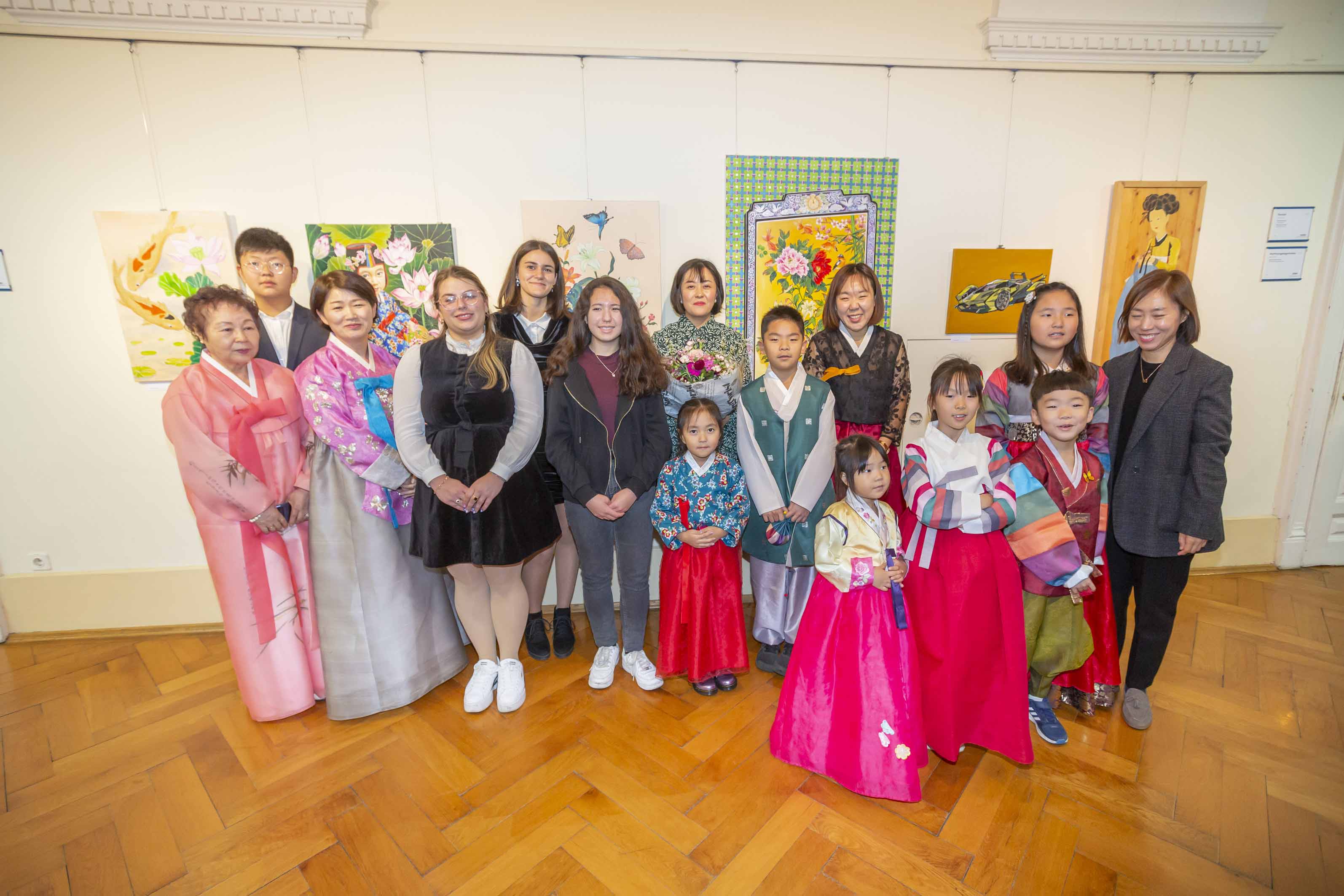 Einblicke in ihre Kunst geben die Schüler:innen der Korean School Graz