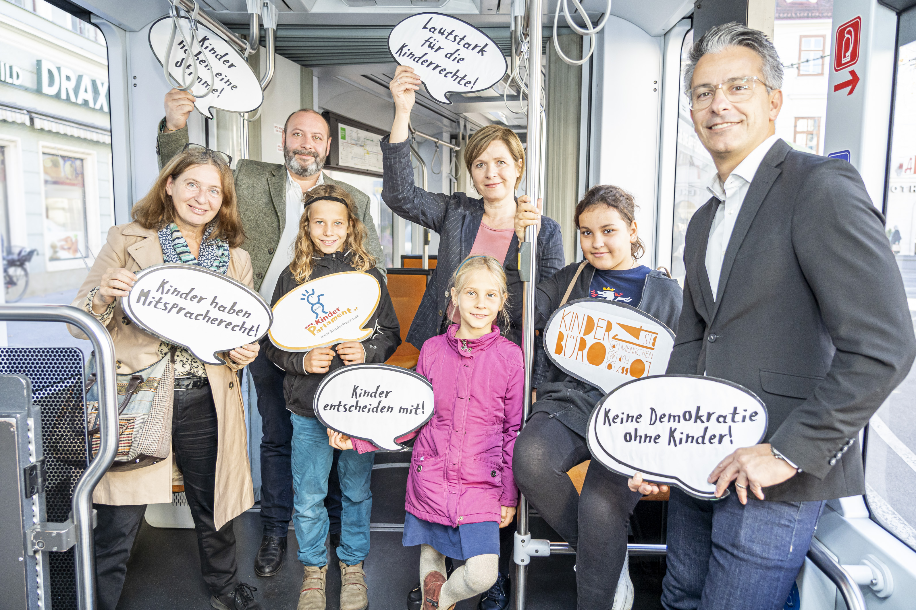 Große Freude bei allen Beteiligten über die gelungene Aktion. © Stadt Graz/Fischer Große Freude bei allen Beteiligten über die gelungene Aktion.