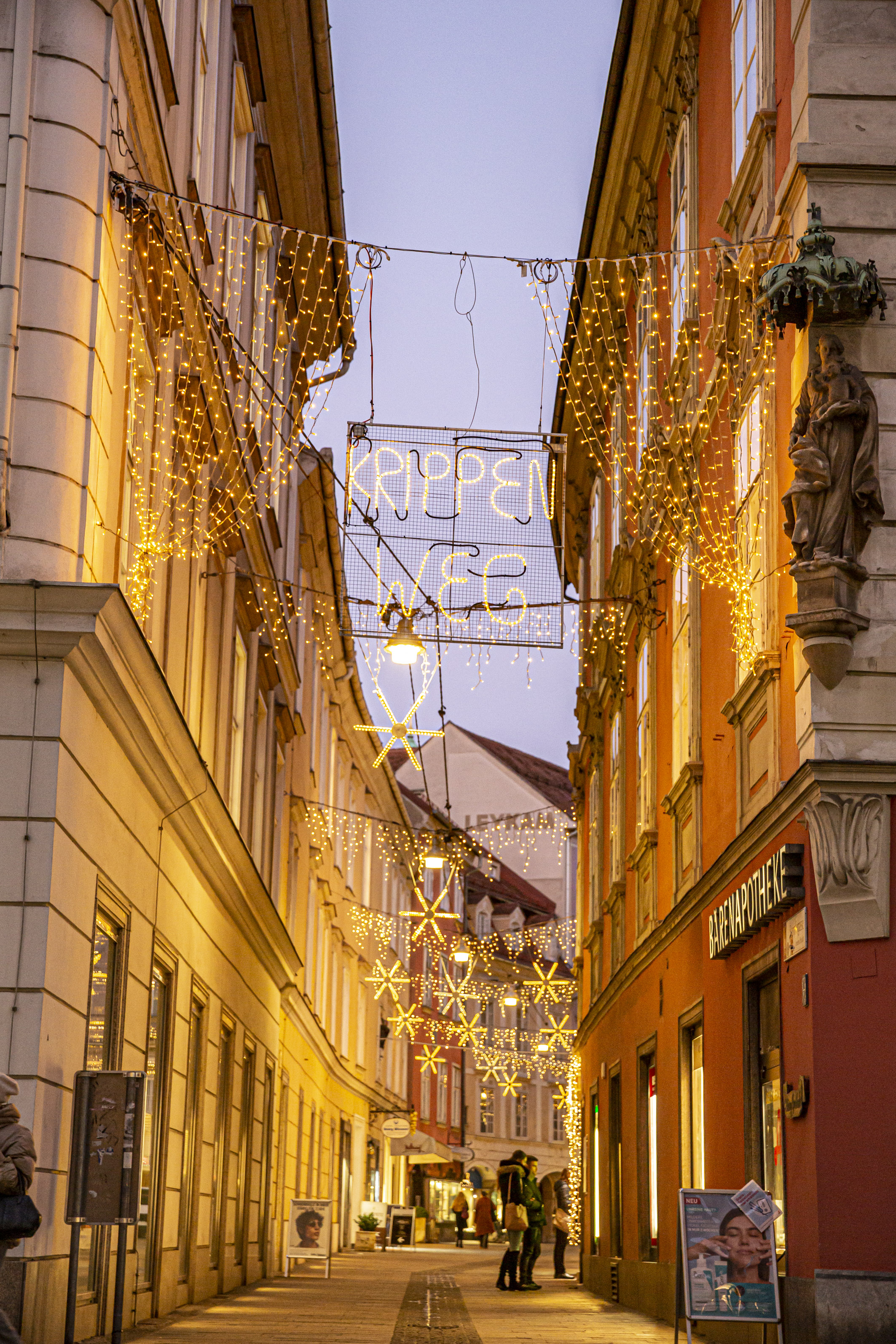 61 Straßen werden im Advent in vorweihnachtliches Licht getaucht.