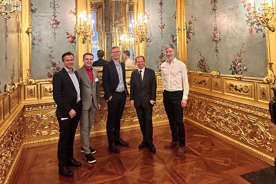 Die Grazer beim Arbeitstermin im Goldenen Salon des Finanzministeriums: Thomas Pfundner, Alexander Schaffler, Martin Haidvogl, Walther Nauta, Aris Tsaklidis.