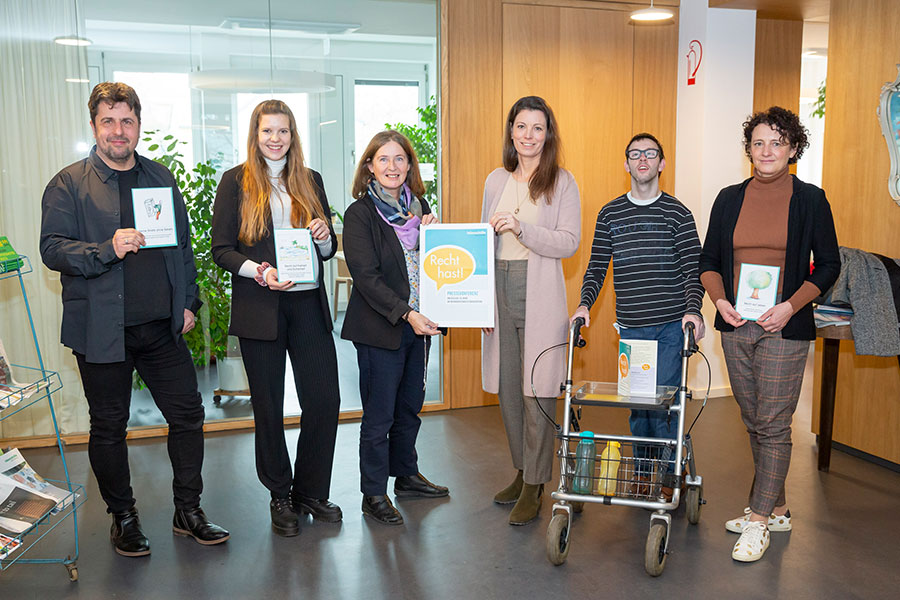 V.l.: Kurt Feldhofer (Lebenshilfe), Clarissa Groß (Karl-Franzens-Universität), Bürgermeisterin Elke Kahr, Martina Kalcher (Pädagogische Hochschule Augustinum, Forschungszentrum für Inklusive Bildung), Kevin Neubauer (Lebenshilfe), Susanne Maurer-Aldrian (Lebenshilfe)