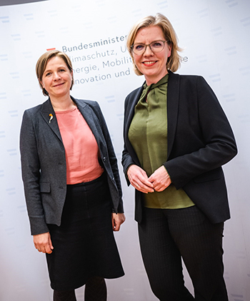 Vizebürgermeisterin Judith Schwentner (l.) und Klimaschutzministerin Leonore Gewessler setzern auf Graz als Klimapionierstadt