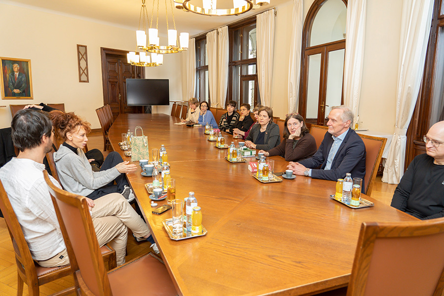 Das Treffen fand im Stadtsenatssall statt.