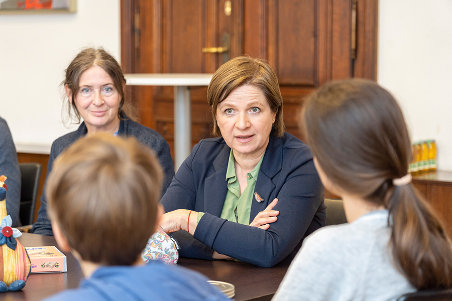 Mit dabei war auch Gemeinderätin Daniela Schlüsselberger (ganz links).
