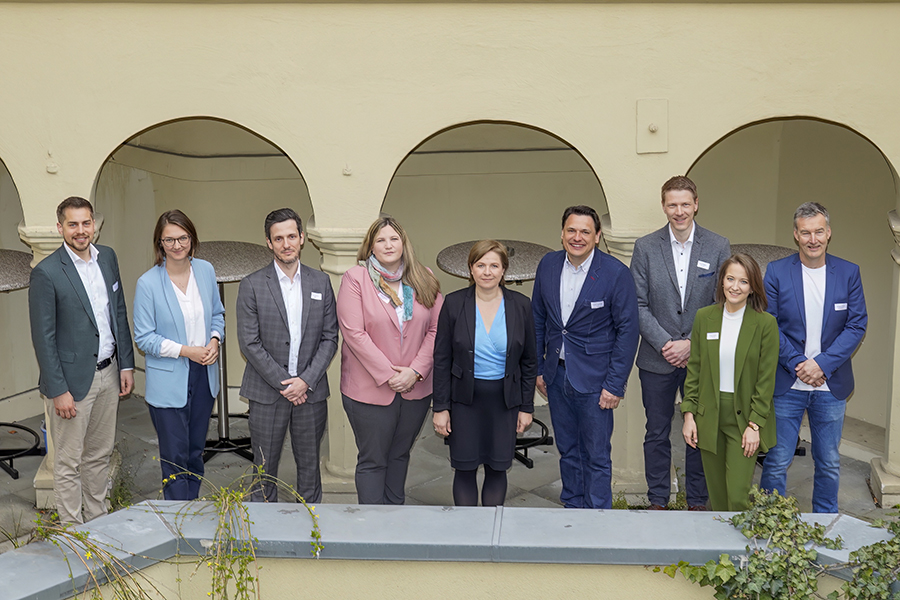 Pionierleistungen: Thomas Zajc (Innsbruck), Pia Minixhofer (Wien), Volker Schaffler und Katrin Bolovich (BMK), Judith Schwentner, Christian Nußmüller, Gerald Aigner (Villach), Carina Wenda (St. Pölten) und Wolfgang Hafner (Klagenfurt), v. l.