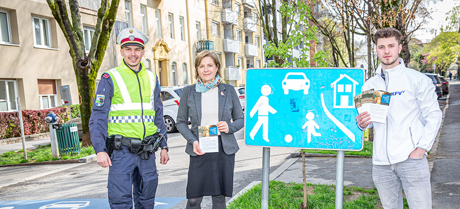Vizebürgermeisterin Judith Schwentner appelliert gemeinsam mit der Polizei und dem Kuratorium für Verkehrssicherheit für mehr Rücksichtnahme in Wohnstraßen