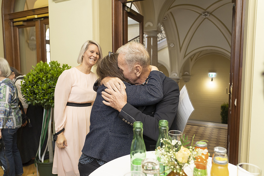 Bürgermeisterin Kahr empfing Klaus Eberhartinger sehr herzlich.