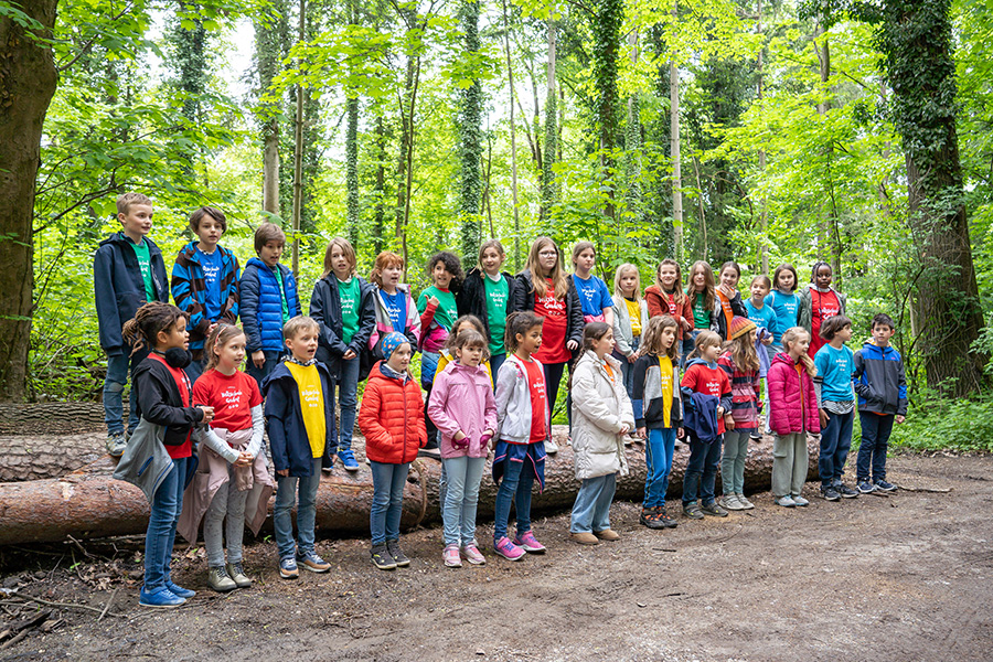 Kinder der Volksschule Geidorf sowie der KLEX gestalteten die Feier zur Neueröffnung des Weges.