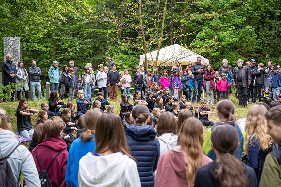Kinder der Volksschule Geidorf sowie der KLEX gestalteten die Feier zur Neueröffnung des Weges.