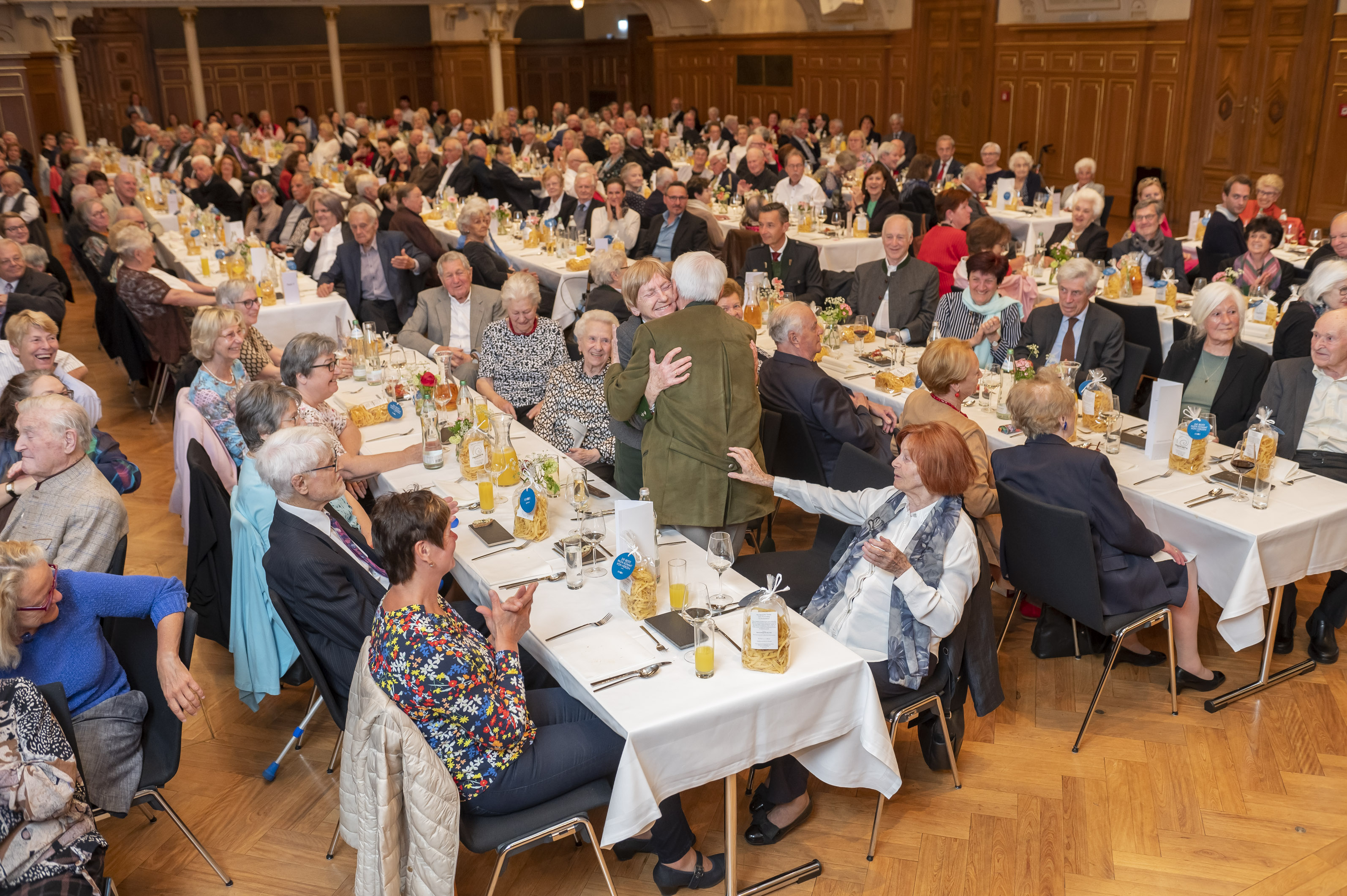 Im Stefaniensaal durften sich die Alters- und Ehejubilare feiern lassen.