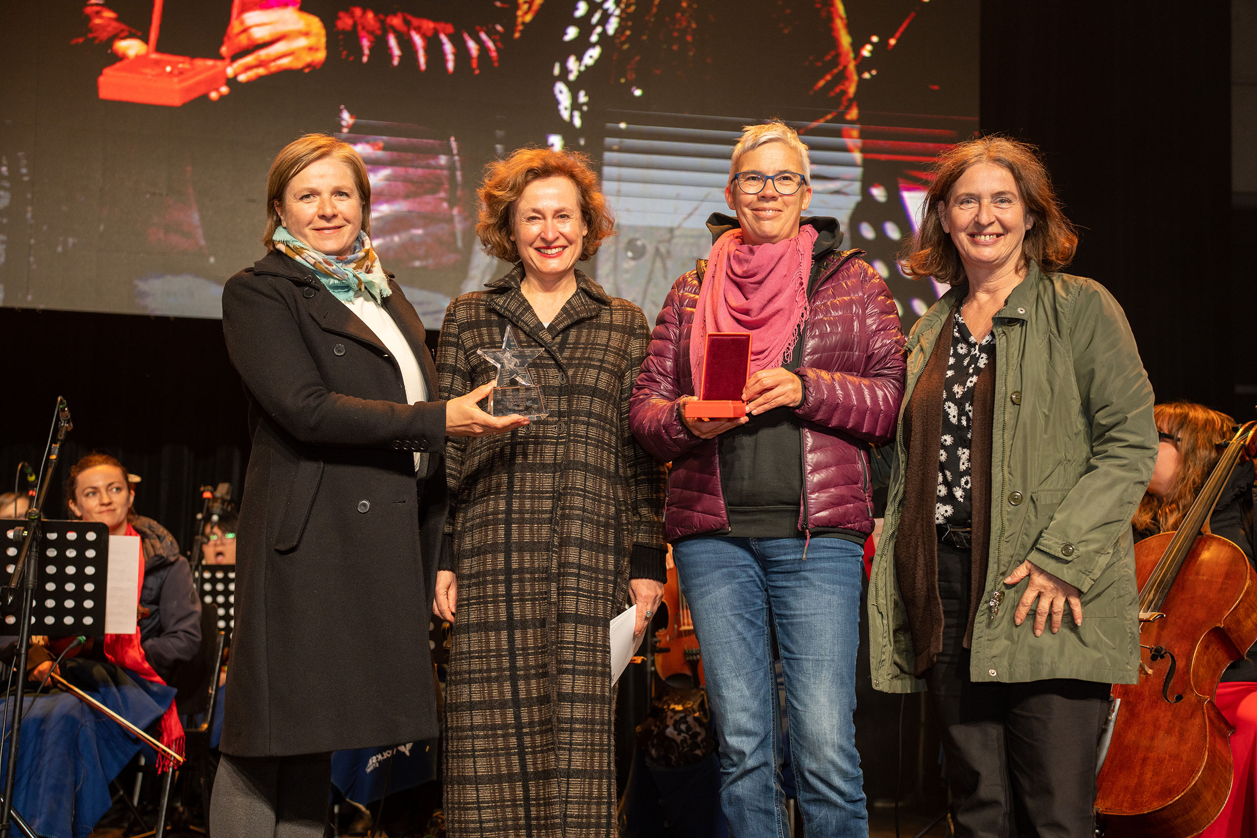 v.l.: Judith Schwentner, Sibylle Dienesch, Sandra Kocuvan und Elke Kahr