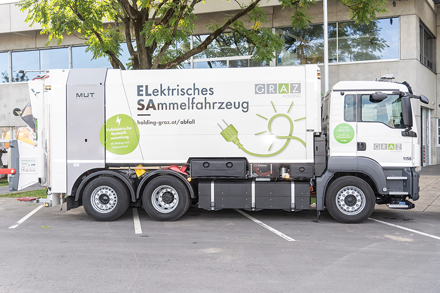 Bereits seit einiger Zeit gibt es in der Sparte Abfallwirtschaft der Holding Graz ein neues, rein elektrisch betriebenes Abfallsammelfahrzeug, kurz „ELSA“ genannt, für die Entleerung des Grazer Restmülls.