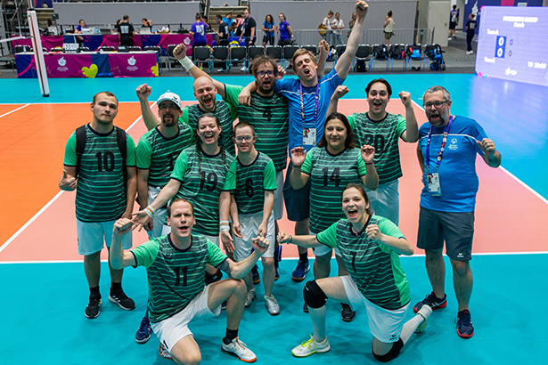 Das erfolgreiche Volleyballteam des VSC Graz bei den Spielen in Berlin. Gold!