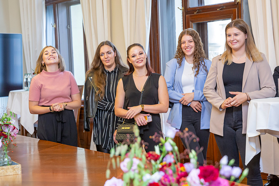 Hip-Hop-Weltmeister:innen zu Besuch im Grazer Rathaus