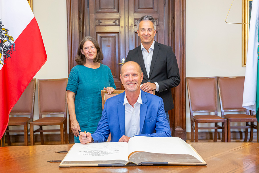 Hip-Hop-Weltmeister:innen zu Besuch im Grazer Rathaus