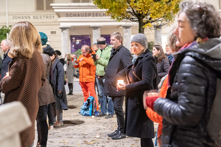 Mahnwache anlässlich des Novemberpogroms und gegen Antisemitismus am 8.11.2023 auf dem Freiheitsplatz