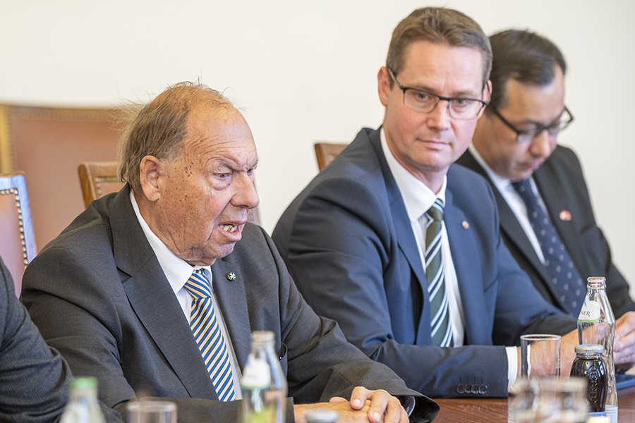 Auch der kasachische Honorarkonsul Günter Nebel (l.) war Teil der Delegation, deren Programm die eee Austria zusammengestellt hatte (Mitte GF Stefan Düss).