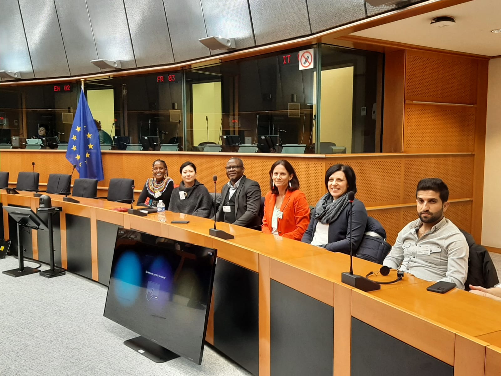 Migrant:innenbeirat mit Vertreterinnen eines Grazer Migrant:innenvereins im EU Parlament