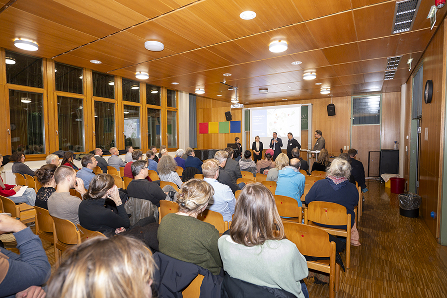 Großes Interesse bei der Präsenation des Stadtteilleitbilds Jakomini Süd.