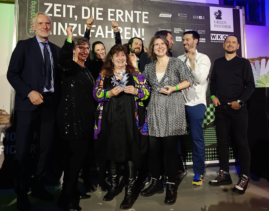 Stadtrat Günther Riegler mit dem Team vom Referat Frauen & Gleichstellung und HENX Filmproduktion.