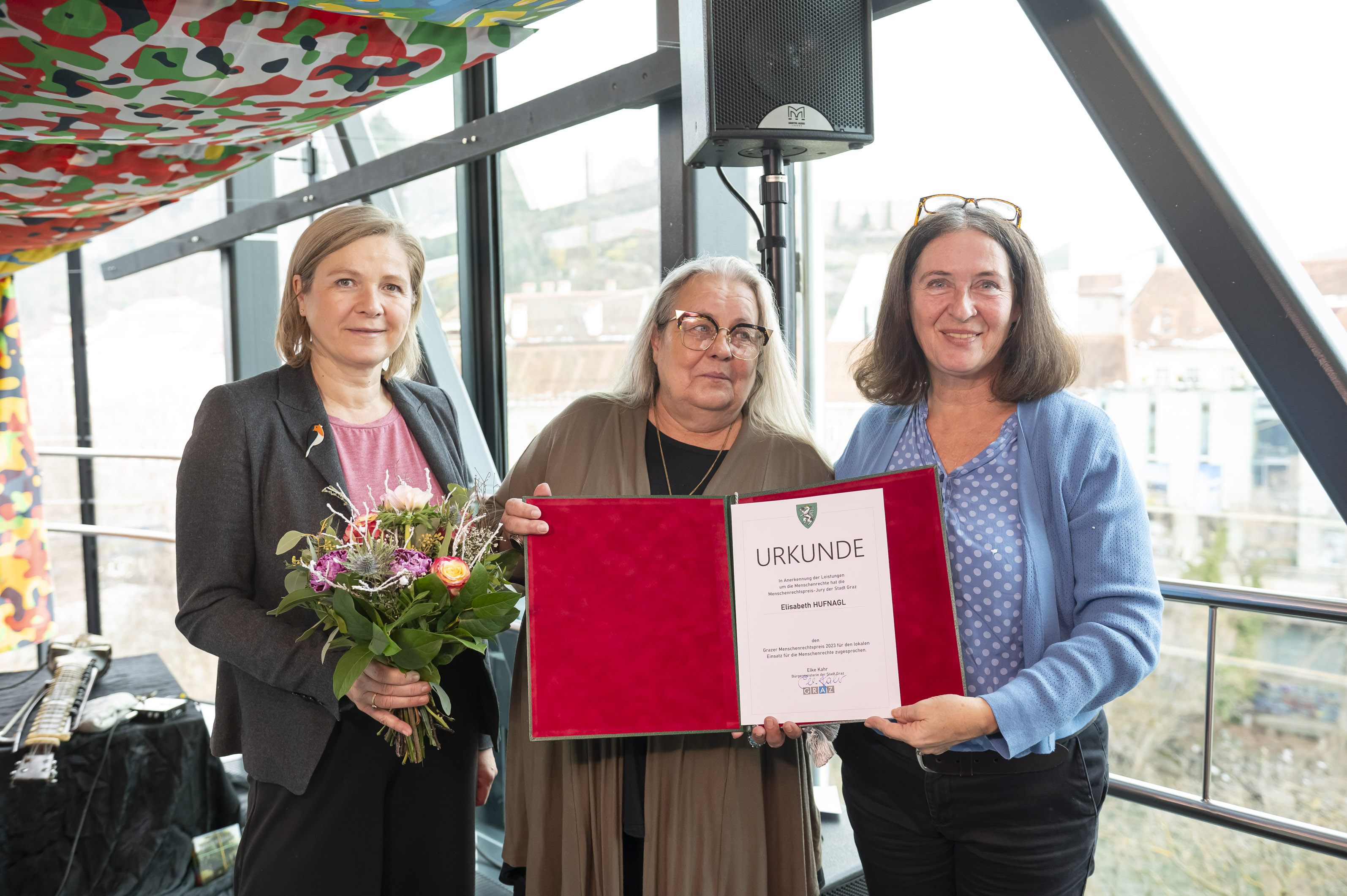 Elisabeth Hufnagl bekam den Preis für ihren lokalen Einsatz für Menschenrechte 