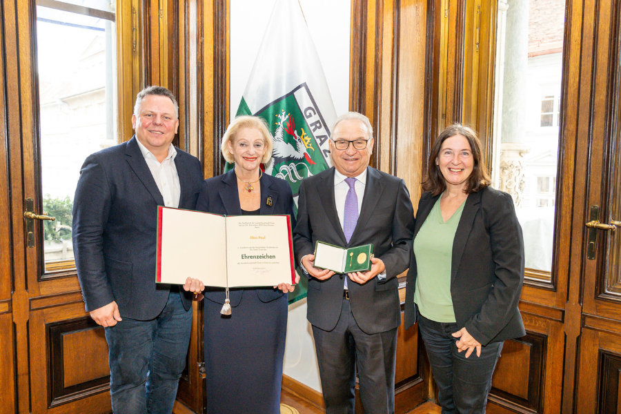 V.l.: Michael Ehmann, Traude Paul, Alois Paul, Elke Kahr © Stadt Graz/Fischer V.l.: Michael Ehmann, Traude Paul, Alois Paul, Elke Kahr