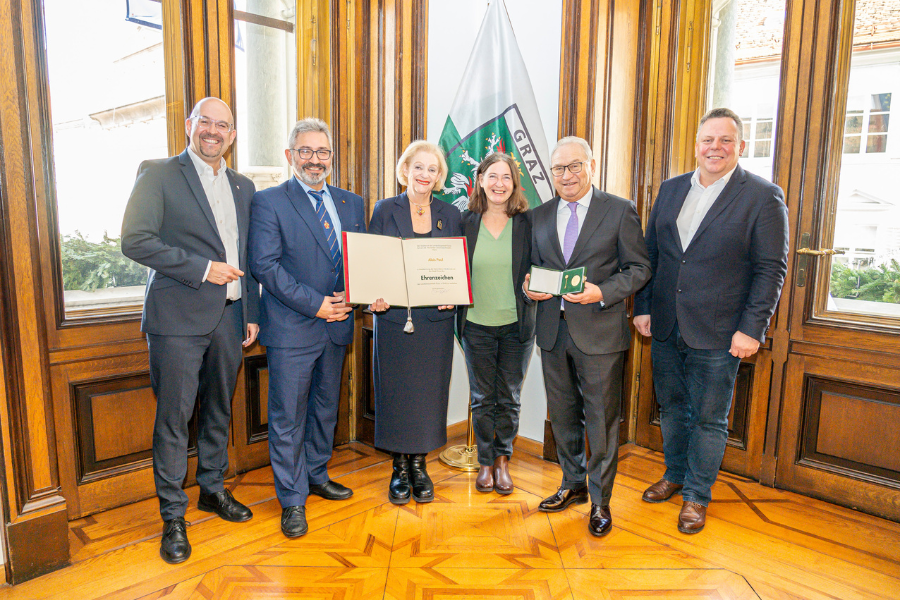 Vl.: Maximilian Mazelle (Abt. f. Kommunikation), Michael Azodanloo, Traude Paul, Elke Kahr, Alois Paul, Michael Ehmann © Stadt Graz/Fischer Vl.: Maximilian Mazelle (Abt. f. Kommunikation), Michael Azodanloo, Traude Paul, Elke Kahr, Alois Paul, Michael Ehmann