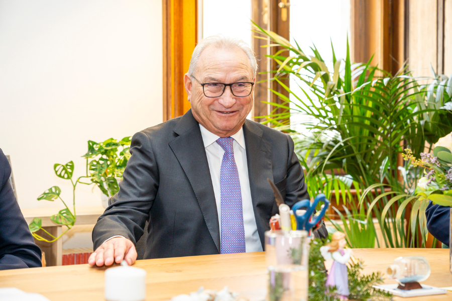 Große Freude: Alois Paul im Gespräch. © Stadt Graz/Fischer Große Freude: Alois Paul im Gespräch.