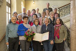 Zahlreiche Gratulant:innen - Freunde und Familie - freuten sich mit Inge Arzon