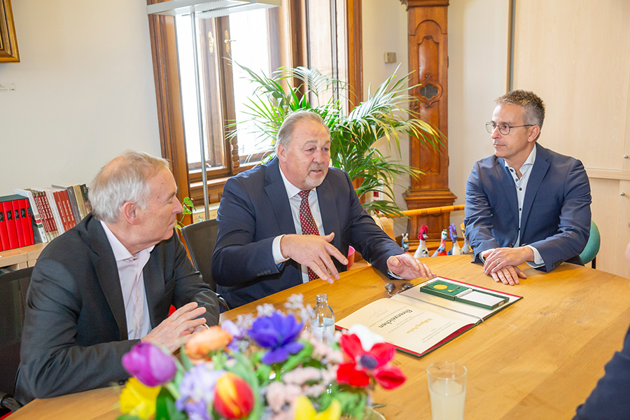 ASVÖ-Präsident Christian Purrer, Wolfgang Pacher und Stadtrat Kurt Hohensinner Im Gespräch 