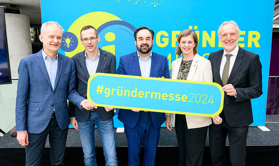 Markus Reiter (Wirtschaftskammer Steiermark), Oliver Kröpfl (Vorstand der Steiermärkischen Bank und Sparkassen AG), Armin Egger (Vorstand Messe Congress Graz), Barbara Eibinger-Miedl (Landesrätin für Wirtschaft, Tourismus, Regionen, Wissenschaft und Forschung) und Günter Riegler (Stadtrat für Wirtschaft und Kultur), v. l.