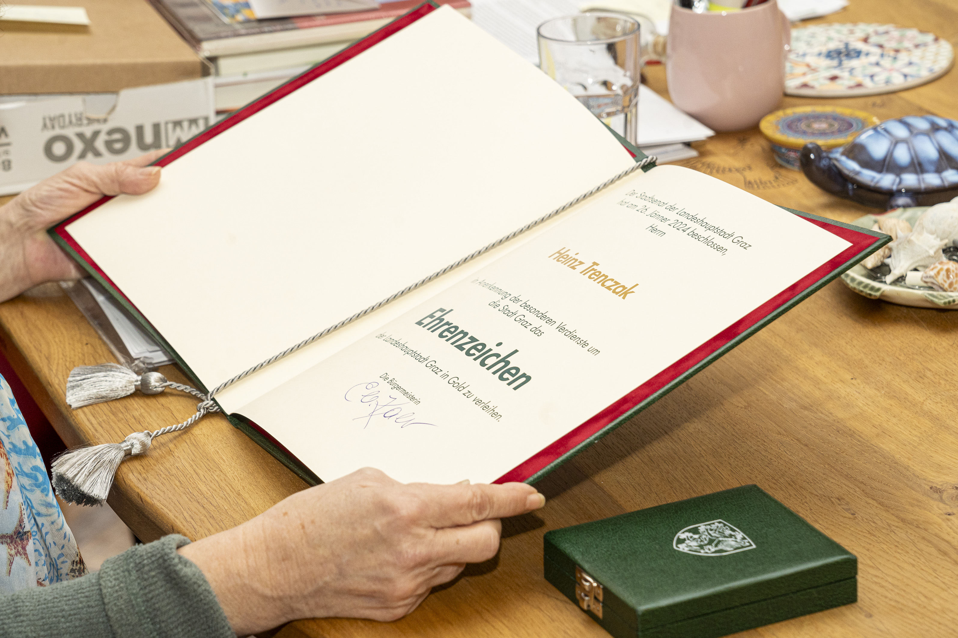 Verleihung im Bürgermeisterinnenamt der Stadt Graz. © Stadt Graz/Fischer Verleihung im Bürgermeisterinnenamt der Stadt Graz.