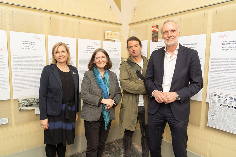 Vizebürgermeisterin Judith Schwentner, Bürgermeisterin Elke Kahr, Kurator Heimo Halbrainer vom Verein CLIO und StR Günter Riegler eröffneten die Ausstellung.