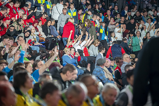 Ein Meer der Emotionen: So präsentierte sich am gestrigen Abend der Sportpark Graz. © Stadt Graz/Fischer Ein Meer der Emotionen: So präsentierte sich am gestrigen Abend der Sportpark Graz.