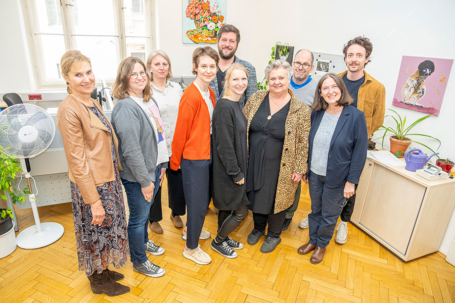 Herzlich Willkommen! Erstmals gibt es ein eigenes Referat für Wohnen, Wohnungslosenhilfe und Mobile Sozialarbeit. © Stadt Graz/Fischer Herzlich Willkommen! Erstmals gibt es ein eigenes Referat für Wohnen, Wohnungslosenhilfe und Mobile Sozialarbeit.
