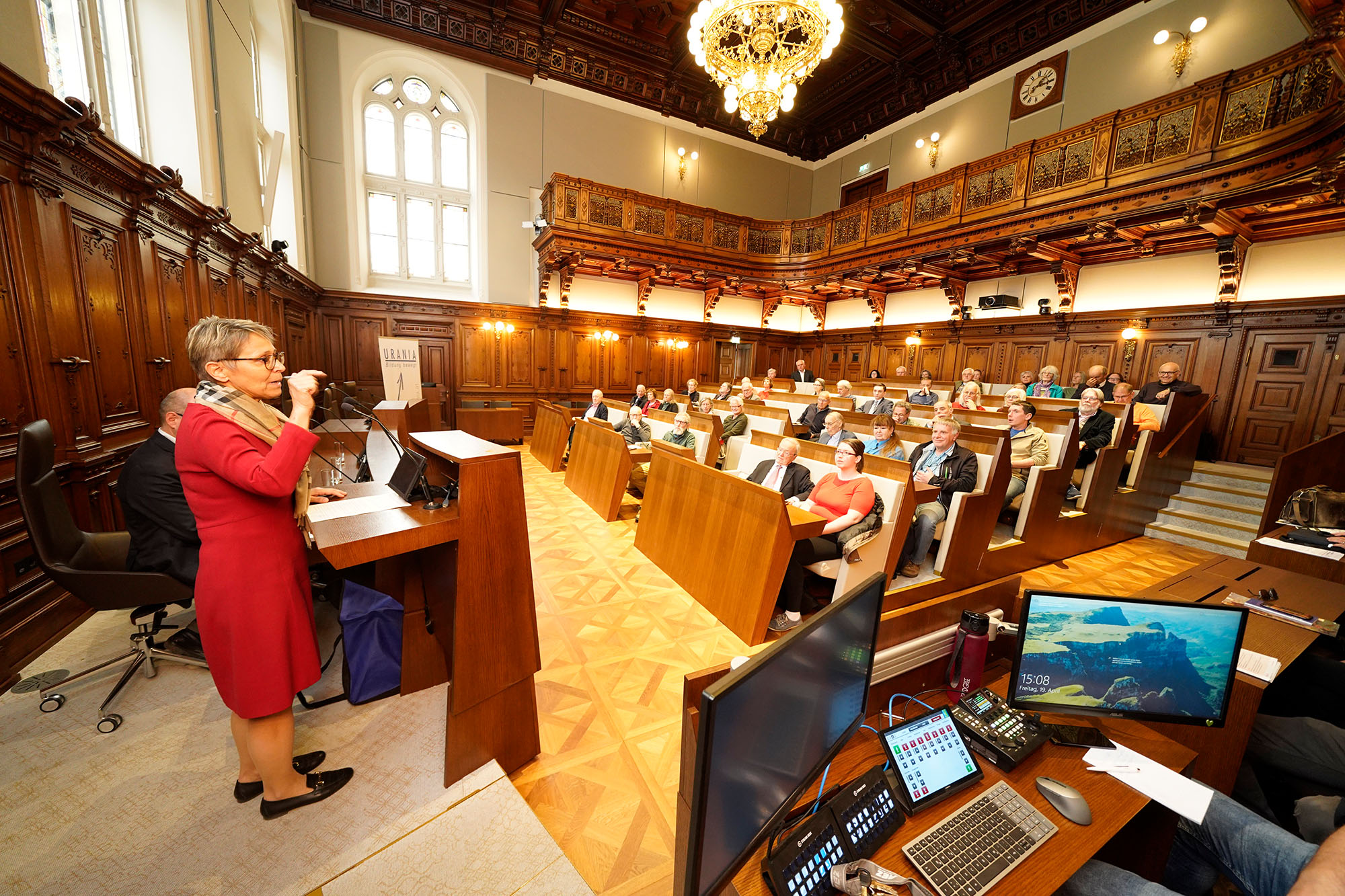 Anita Ziegerhofer bei ihrer Eröffnungsrede