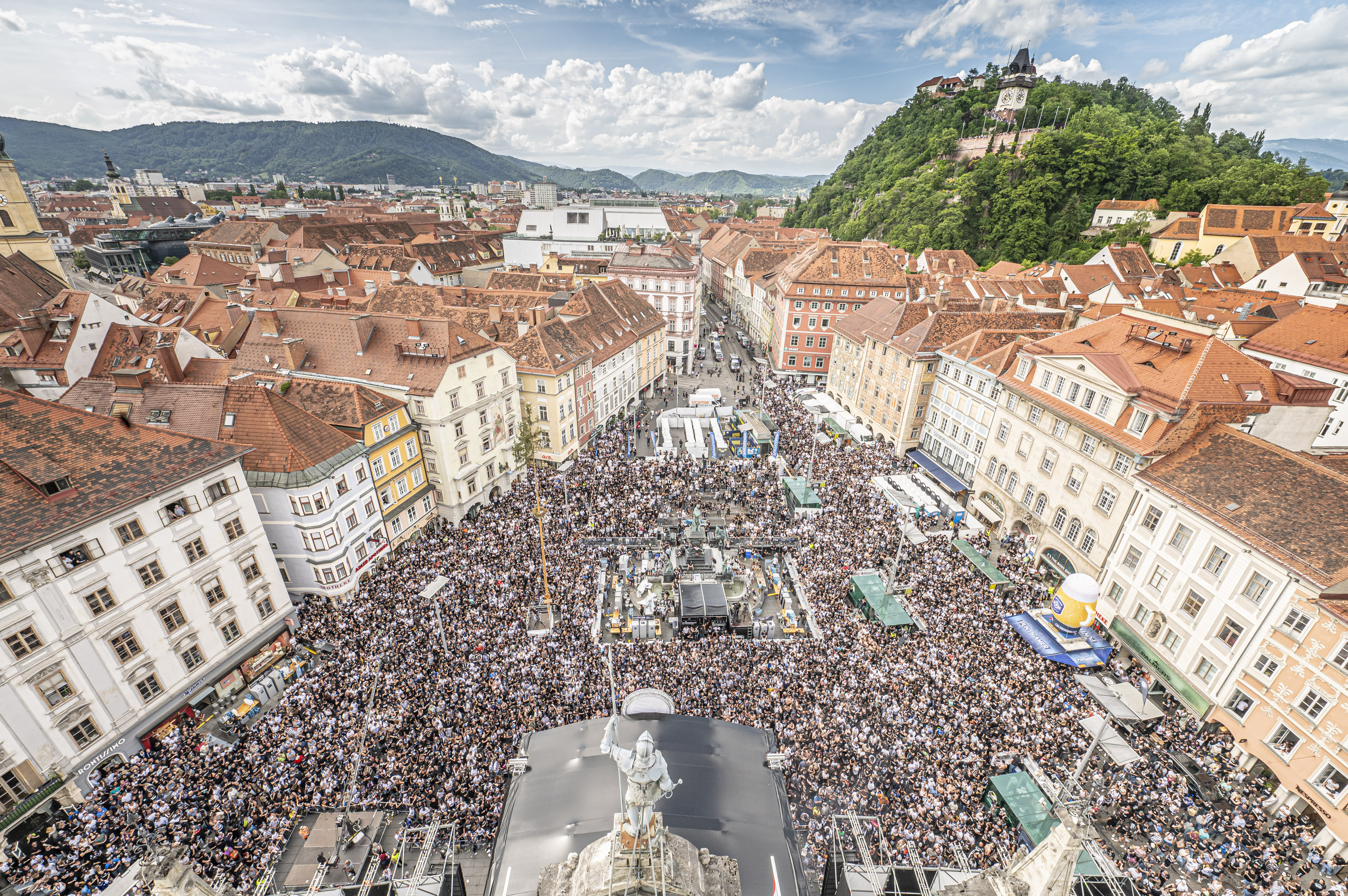 Impressionen der gewaltigen Feier am Grazer Hauptplatz.