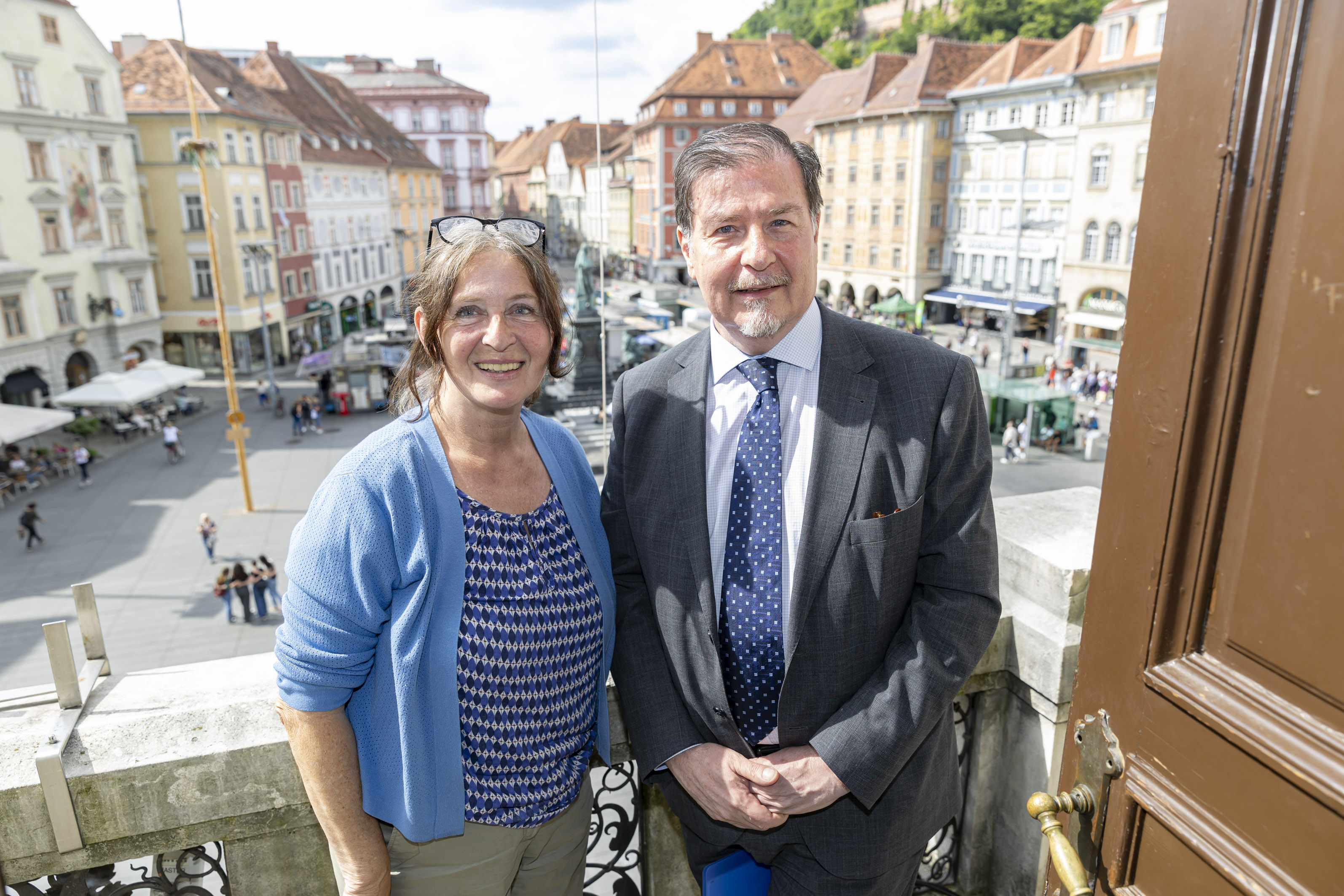 Ein Highlight des chilenischen Besuchs: Der Eintrag ins Goldene Buch der Stadt Graz.